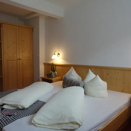 Wiesenhof Фюген